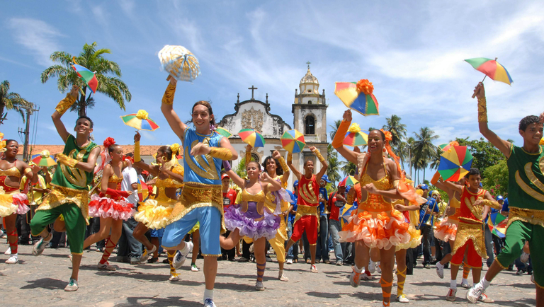 Dia Nacional do Frevo é celebrado neste domingo (14); dança está entre as mais importantes manifestações culturais do país