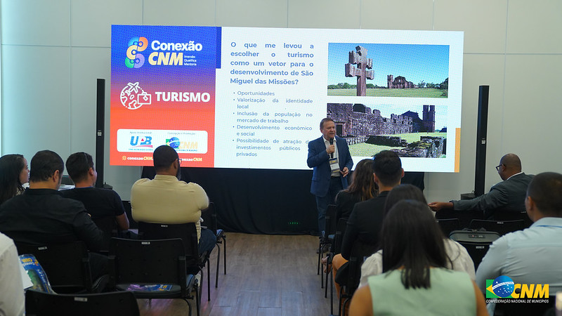 Presidente da OCBPM apresenta boas práticas do Turismo na edição do Conexão CNM de Salvador (BA)
