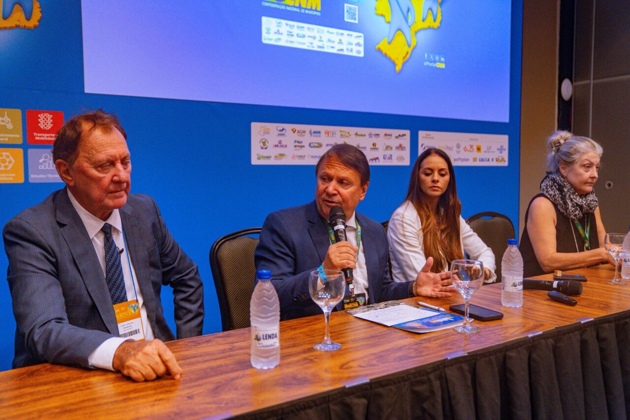 Presidente da OCBPM, equipe e convidados debatem pauta do Turismo na XXVII Marcha 